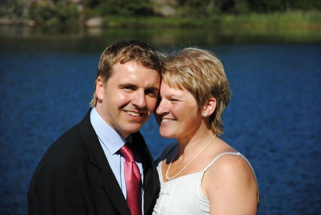 Vilket fint brudpar!
Min lillasyster Birgitta gifte sig med Hans Stenborg.