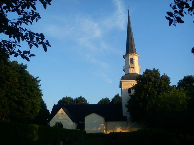 Ekerö är en vacker kyrka.